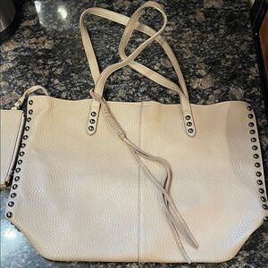 Elegant Leather Cream Shoulder Bag